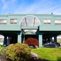 American Inn & Suites，位于沃特福德镇Oakland County International - PTK附近的酒店