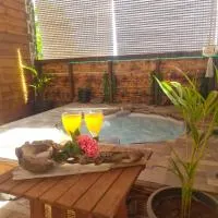 Kami lodge f3 jacuzzi，位于Rivière-Salée的酒店