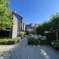 Modern holiday home near Bruges and the North Sea，位于Dudzele杜德泽勒的酒店