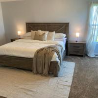 Newley Remodel 5 - Bedroom Home Sleeps 16，位于GroveportRickenbacker International Airport - LCK附近的酒店