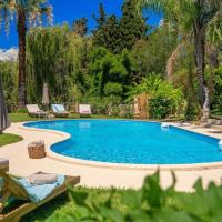 Gaia Residences with lush garden and pool，位于阿尔戈斯托利翁凯法利尼亚机场 - EFL附近的酒店