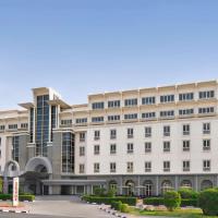 Mövenpick Hotel & Apartments Bur Dubai，位于迪拜乌德梅塔的酒店