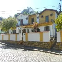 Hotel Madrid，位于门德斯的酒店