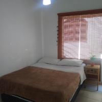 Habitación con baño y cocina compartido-Porto da Barra，位于布希奥斯Manguinhos的酒店