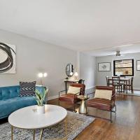 Bright and Roomy 1BR Apt in Chicago - Sheridan N1，位于芝加哥罗杰斯公园的酒店