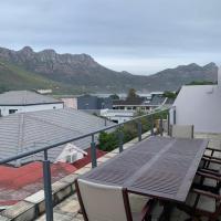 Penthouse at the Pearl of Hout bay，位于豪特湾Hout Bay Beach的酒店