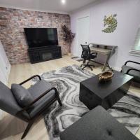 Modern Island Serenity!-Pet-Friendly villa，位于希尔顿黑德岛Hilton Head Airport - HHH附近的酒店