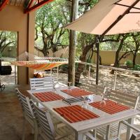 Comfortable cottage in Big 5 Game Reserve，位于Dinokeng Game Reserve的酒店