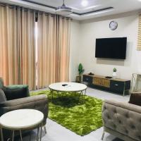 Ultramodern 2 bedroom space Available，位于阿克拉科托卡国际机场 - ACC附近的酒店