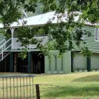 Harris Cottage，位于Rathdowney的酒店