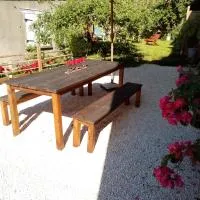 GITE LES 27 ROSES ET PLUS，位于Châtel-Censoir的酒店