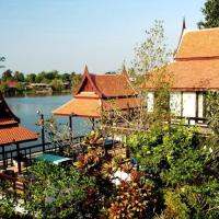 大城府河畔景苑酒店，位于Ban Bang Krasan的酒店