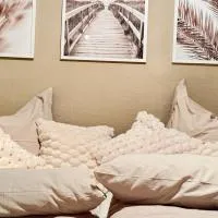 Zwei Zimmer Natur und Luxus Ferienwohnung mit Garten,位于Schmilau的酒店