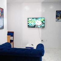 JKA1-Bedroom Luxury Serviced Apartment，位于拉各斯的酒店