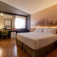 Hotel Cassino Tower Curitiba Aeroporto By Nacional Inn，位于圣若泽杜斯皮尼艾斯阿丰索·佩纳国际机场 - CWB附近的酒店