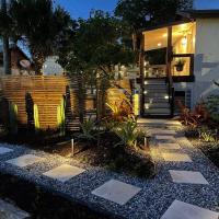 Shares Courtyard Luxury Apt - NEW!，位于罗克雷治Merritt Island - COI附近的酒店