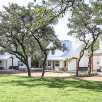 Camp Hideaway Gruene，位于新布朗费尔斯的酒店