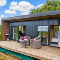 Kūkū Kabin - Waimate North Eco Holiday Cabin，位于凯里凯里凯库赫机场 - KKO附近的酒店