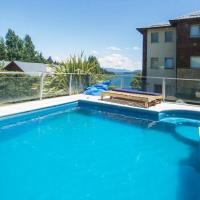 Hermoso departamento frente al lago con piscina，位于圣卡洛斯-德巴里洛切Playa Bonita的酒店