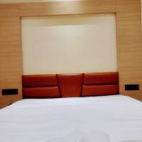 HOTEL SKYKING，位于Gauripur内塔吉·苏巴斯·钱德拉·鲍斯国际机场 - CCU附近的酒店