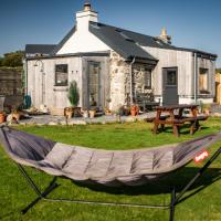 Jura, Mrs Leonard's Cottage，位于Isle of JuraColonsay Airport - CSA附近的酒店