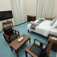 Le Colonial Suites，位于蓬蒂切里Pondicherry Beach的酒店