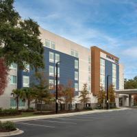 SpringHill Suites By Marriott Charleston Airport & Convention Center，位于查尔斯顿的酒店