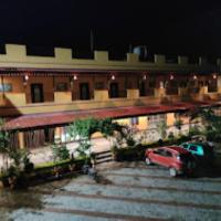 Hotel Aaradhya International Jagdalpur，位于JagdalpurJagdalpur Airport - JGB附近的酒店
