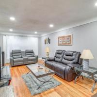 Updated Detroit Vacation Rental about 9 Mi to Downtown，位于底特律科尔曼杨国际机场 - DET附近的酒店