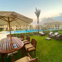 Glamorous 2BR/ Free Beach & Pool Access @ Mangroovy, El Gouna，位于赫尔格达艾高娜的酒店