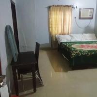 Diamond Hotel close to Intl Airport, omole ikeja，位于Mawere的酒店