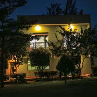 Triple Tee Gardens & Accomodation，位于Wakiso的酒店