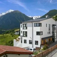 Hotel Sonne,位于斯泰尔维奥的酒店