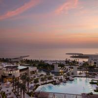 Jumeirah Gulf of Bahrain Resort and Spa，位于麦纳麦的酒店