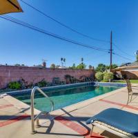 Luxury Oasis Home w/Pool Near CSUN-6 Guests，位于北山Van Nuys - VNY附近的酒店