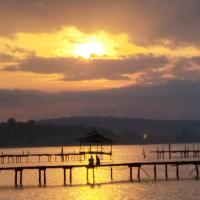 WHITE SAND ARK RESORT，位于瓜隆岛的酒店