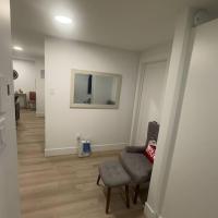 Cozy Apartment close to Airport，位于迪耶普大蒙克顿国际机场 - YQM附近的酒店