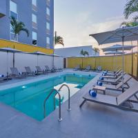 City Express by Marriott Cancun Aeropuerto，位于坎昆坎昆国际机场 - CUN附近的酒店