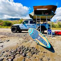 Embark on a journey through Maui with Aloha Glamp's jeep and rooftop tent allows you to discover diverse campgrounds, unveiling the island's beauty from unique perspectives each day，位于帕依亚卡胡卢伊机场 - OGG附近的酒店