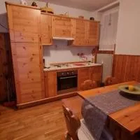 Trento, Monte Bondone, casa tipica di montagna，位于诺支的酒店