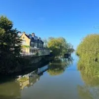 司里帕柯罗斯住宿加早餐旅馆，位于Mepal的酒店