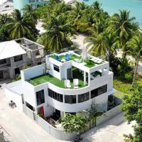 EQ SURF RETREAT，位于穆里Muli Airport - MUM附近的酒店