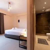 Mini Suites Near Athen's Airport Free Shuttle From and to Athen's Airport，位于斯巴达的酒店