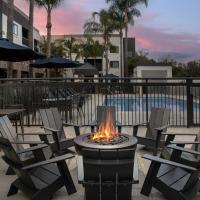Courtyard by Marriott San Diego Carlsbad，位于卡尔斯巴德McClellan-Palomar Airport - CLD附近的酒店