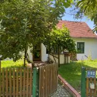 Landhaus Nitsch Appartement - Gästehaus Nitsch Appartement，位于Prinzendorf an der Zaya的酒店