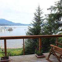 Juneau Oceanfront Home Overlooking Auke Bay，位于Mendenhaven古斯塔夫机场 - GST附近的酒店