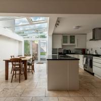 GuestReady - A Bohemian Home in Bath