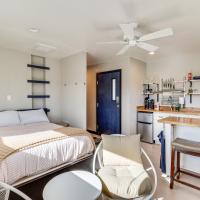 Quiet and Convenient Reno Studio Less Than 2 Mi to Downtown!，位于里诺雷诺塔赫国际机场 - RNO附近的酒店