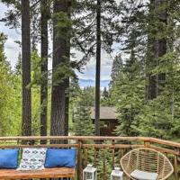 Tahoe Oasis - West Shore Chalet with View & Hot Tub! home，位于霍姆伍德的酒店