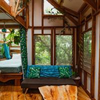 Tukulolo Treehouses，位于Makaunga的酒店